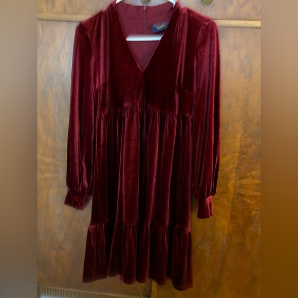 Just…Taylor Velvet Burgundy Babydoll Swing Dress - Picture 2 of 4